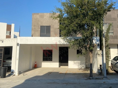 Venta de Casa Habitación en Col. Cumbres Provenza (Col Privada), sector: Vento. Municipio de García, Nuevo León.