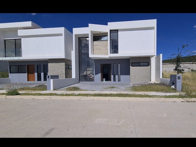 Venta De Casa Nueva En El Encino (centro Sur), Huimilpan, Qro.