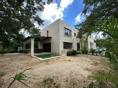 Casa en XTAKAY Yucatán Country Club