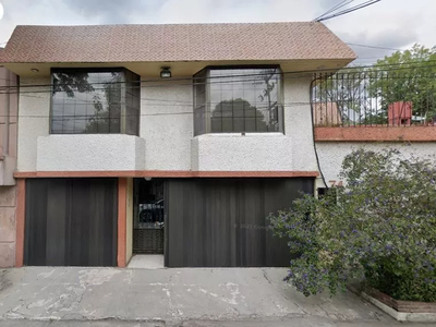 A La Venta; Casa En Remate Bancario En Jardines De San Mateo, Naucalpan