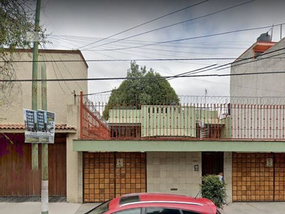 A La Venta; Departamento En Remate Hipotecario En La Del Carmen, Coyoacan