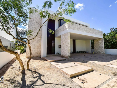 Casa En Venta Merida, Yucatan Country Club, Privada Oasis, Entrega Inmediata