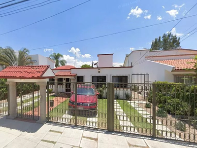 Remate Hipotecario, Enorme Casa En Venta En Jurica, Queretaro