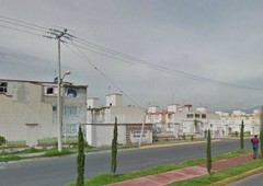 Doomos. Remate - Casa en Condominio Residencial en Venta en Residencial Las Américas, Ecatepec de Morelos, Estado de México - AUT893
