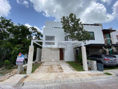 Casa en Venta 3 recs Residencial AQUA, Cancun