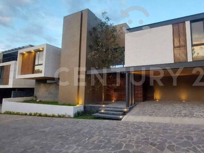 Exclusiva Casa en Condominio 