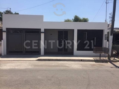 Se RENTA casa en col. Real del Sol