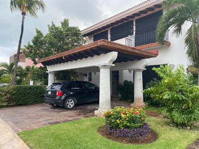 Casa En Venta/renta, 3 Recámaras, Paneles Solares, Oficina, Sala Tv, Isla Dorada, Cancún