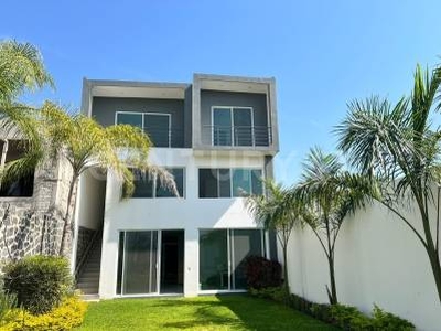 Casa nueva en Las Brisas Morelos