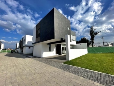 Casa moderna en venta Metepec, Zona Tecnológico, San Salvador Tizatlali