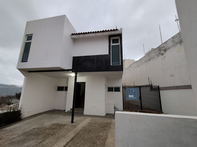 Venta De Casa En Esquina Dentro De Pedregal De Schoenstatt