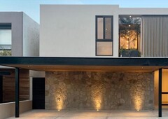 Casa en lujosa privada en Altozano, Querétaro