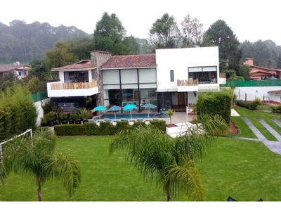 Fabulosa Casa En Valle Con Alberca Y Jacuzzi, Muy Cerca Del Centro De Avándaro.