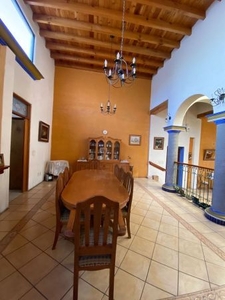 Residencia en Venta en Rinconada Jacarandas Estilo Mexicano de LUJO!