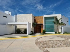 Casa Venta Sur Aguascalientes con Vista Campo de Golf Alberca Rancho Sta Monica