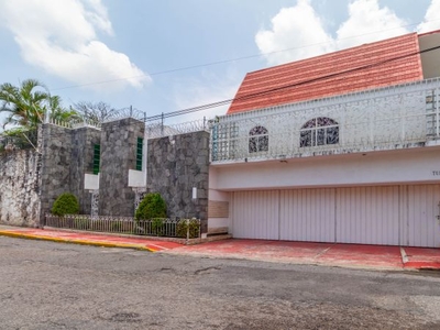 Residencia con chalet independiente en Jacarandas, Cuernavaca