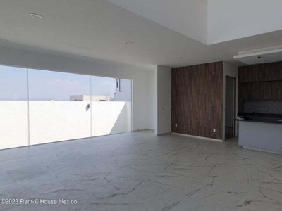 Vendo casa en Zibatá. Privada cuenta con vigilancia 24/7 vista al campo de golf