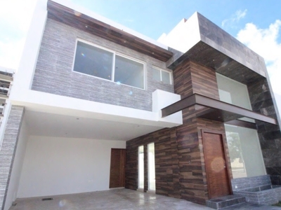 Al Costo Se Vende Casa En La Loma (lomas De Angelópolis)