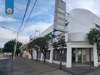 Edifico En Renta (locales Y Oficinas) Uso De Suelo Comercial