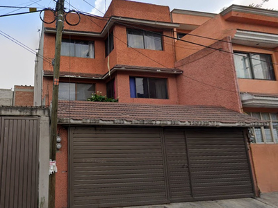 Fabuloso Remate Bancario, Bella Casa A La Venta En Coyoacan. No Creditos