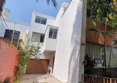 Casa en venta ideal para inversión en Vallarta Poniente, Guadalajara.