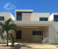 2 cuartos, 250 m casa en renta en merida norte yucatan