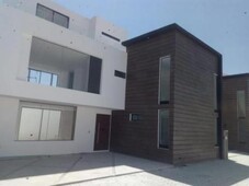 4 cuartos, 285 m casa en venta en arboledas de san antonio mx19-gp6166