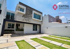 Casa Moderna en Chapalita de Lujo en venta Zona Camino Real