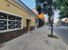 Casa 6 recamaras, local comercial, 412 m2, Av Juan de Dios Robledo. Col. Huertas Baeza. Guadalajara