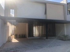 hermosa casa en venta en privada