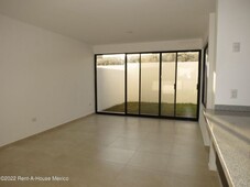 renta casa con sala de tv en condominio privado - el refugio lt