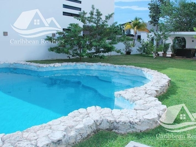 Casa En Venta En Cancún/cumbres / Codigo: Abt0111
