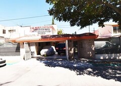 Casa con uso de suelo en Jardines de Guadalupe para oficinas