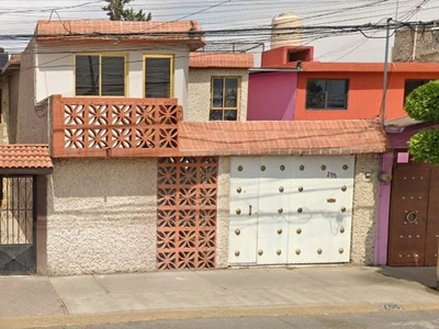Casa en venta Bosques De Aragon, Nezahualcóyotl, Estado De México, México