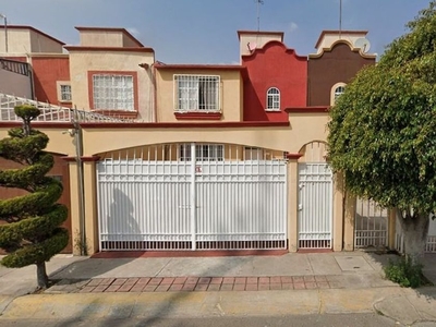 Casa en venta Calle Josefa Ortiz De Dominguez, Fraccionamiento Las Americas, Las Américas, Ecatepec De Morelos, Estado De México, México