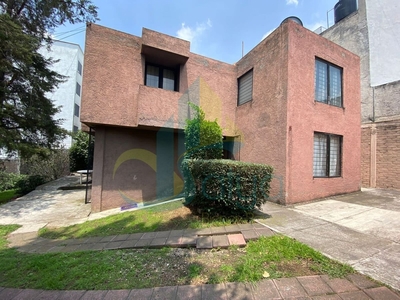 Casa Con Amplio Jardín Para Remodelar | MercadoLibre