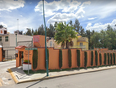 Casa en venta Avenida Arcángel San Miguel 43-44, Fracc Claustros De San Miguel, Cuautitlán Izcalli, México, 54719, Mex
