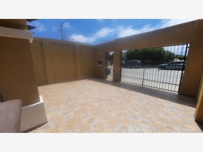 Casas en renta - 120m2 - 3 recámaras - Urbiquinta Del Cedro - $850 USD