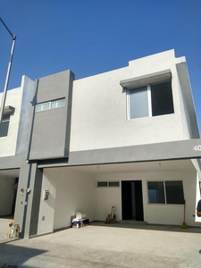 Casas en renta - 130m2 - 3 recámaras - Monterrey - $16,000