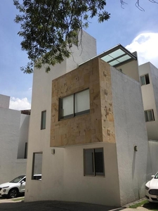 Casas en renta - 198m2 - 3 recámaras - Lomas Quebradas - $40,000