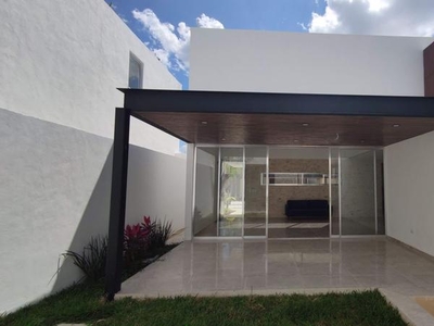 Casas en renta - 302m2 - 3 recámaras - Xcanatún - $31,000