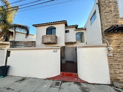 Casas en renta - 380m2 - 3 recámaras - Ensenada - $1,250 USD