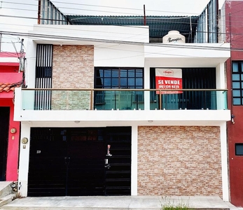 Casas en venta - 105m2 - 3 recámaras - Tuxtla Gutierrez - $2,299,000