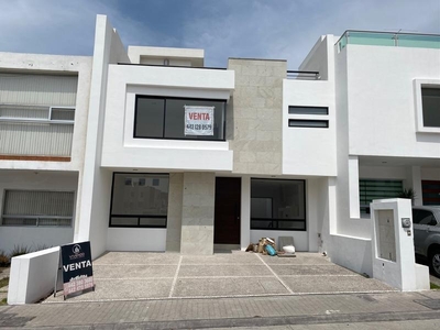 Casas en venta - 128m2 - 3 recámaras - Milenio III - $3,450,000