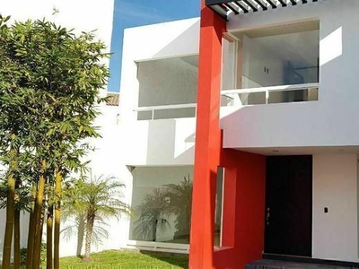 Preciosa Casa Venta en Fraccionamiento Privado en Milenio III Queretaro