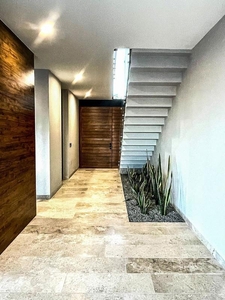 Casas en venta - 250m2 - 4 recámaras - Santiago de Querétaro - $5,890,000