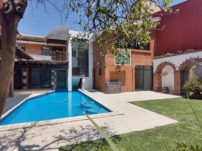Casas en venta - 359m2 - 4 recámaras - Cuernavaca - $5,000,000