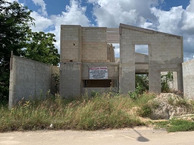 Proyecto de casa en construcción con amplio terreno en Real Montejo, VENTA