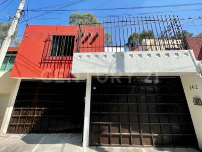 VENTA DE CASA EN FRACCIONAMIENTO RINCÓN ARBOLEDAS