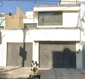 Casa En Venta En La Benito Juarez, Cerca Del Metro Division Del Norte, Remate Bancario